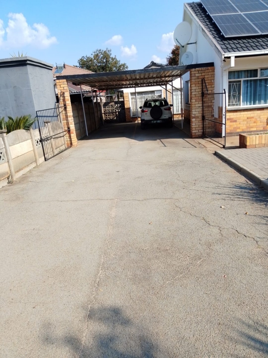 3 Bedroom Property for Sale in Flimieda North West